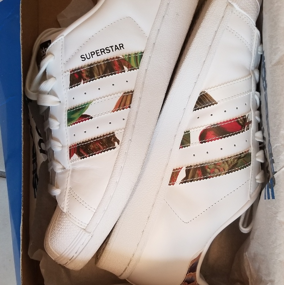 Adidas Sneakers